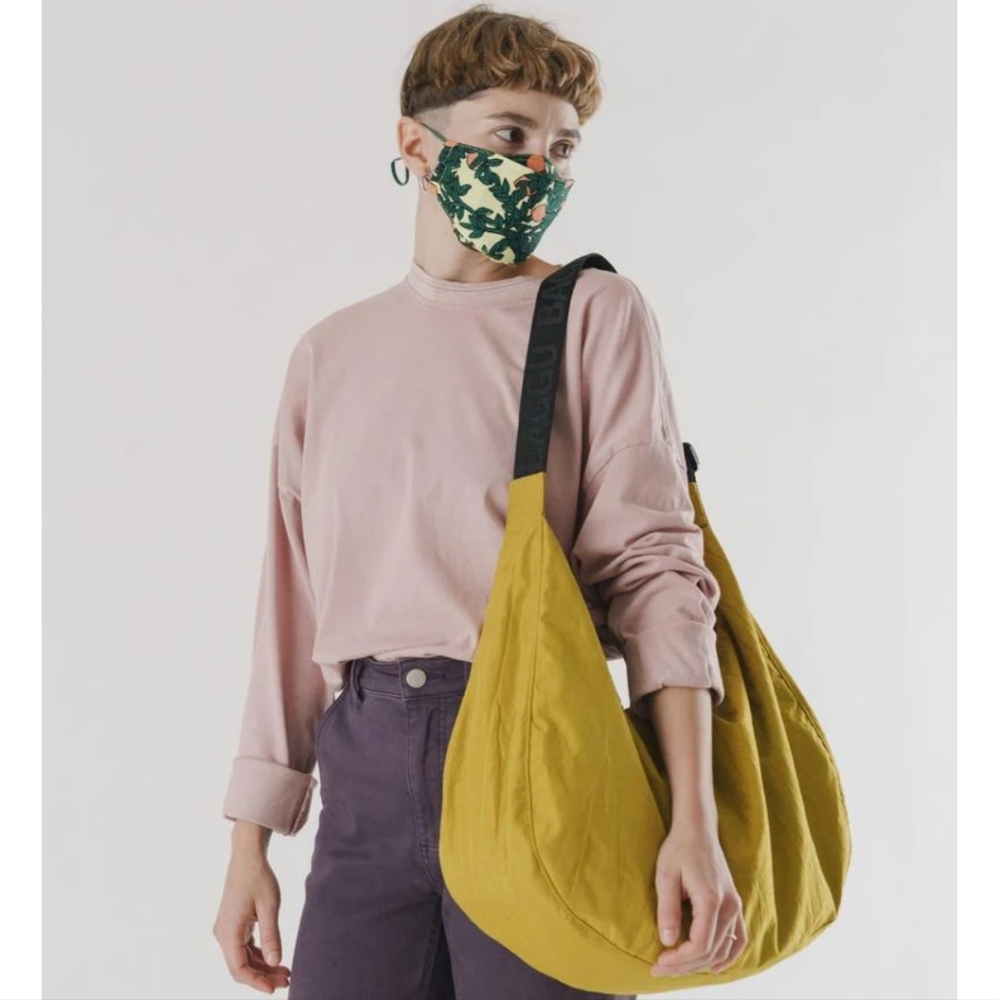 Baggu Large Crescent Bag in Lentil (Mustard Yellow)